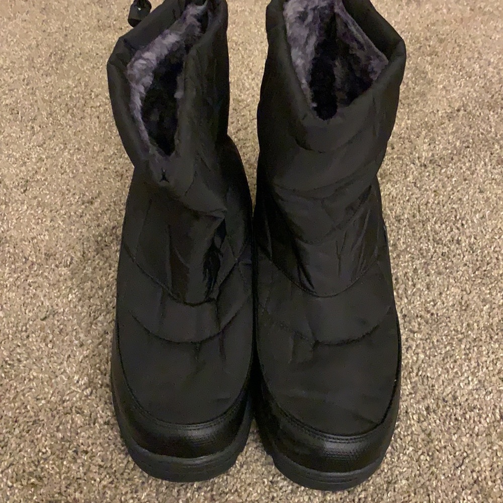 Boots - Picture 2 of 9